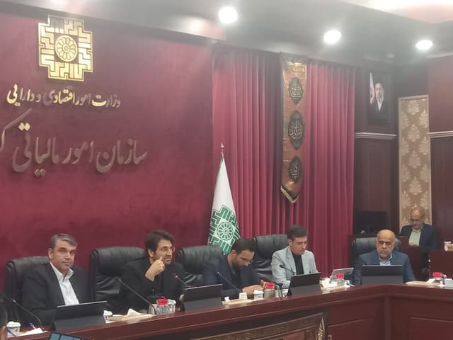 رشد ۳۲ درصدی درآمدهای مالیاتی در چهار ماهه امسال/شناسایی ۱۷۶ هزار مورد تخلف در استفاده از دستگاههای کارتخوان