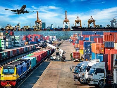 کامیونها در انتظار عبور، قطارها در مسیر ورود؛ آخرین وضعیت حمل کالا به ایران